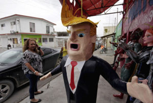 La visita del candidato republicano a la presidencia de Estados Unidos Donald Trump a México, ha causado diversas reacciones entre usuarios de redes sociales.