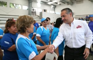 Refrenda Oseguera su compromiso con el Bienestar de los Adultos Mayores