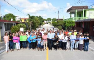 Inaugura Chucho casi mil 500 metros de pavimentación hidráulica