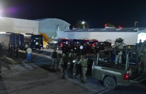 Traslada NL a 119 reos a penales federales