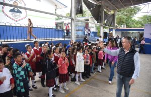 Reitera Chucho Nader Compromiso con el Sector Educativo