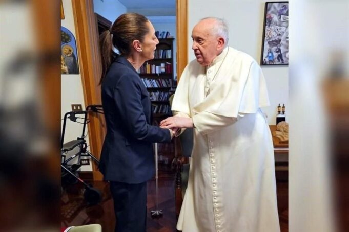 Sheinbaum lamenta la muerte del papa Francisco